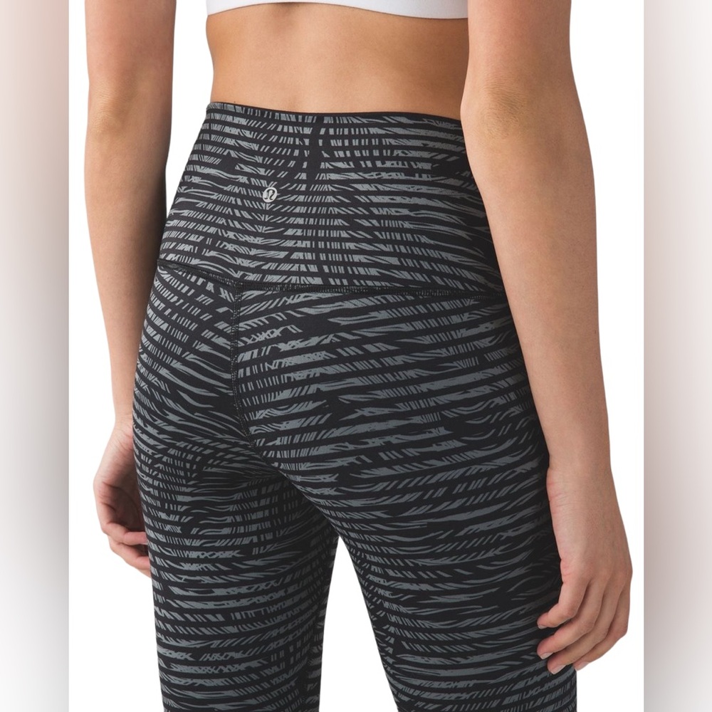 Lululemon Wunder Under Crop II *Full-On Luon - Stripe Play Slate  Size 6